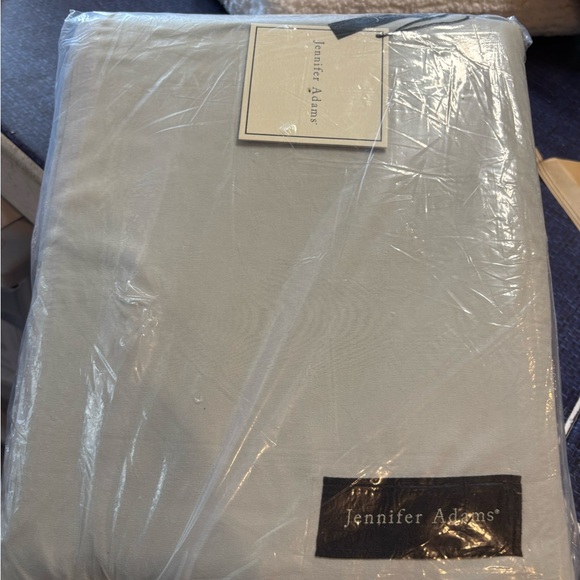 Modern Gray Duvet Cover Set with Sophisticated Finish - Picture 2 of 2